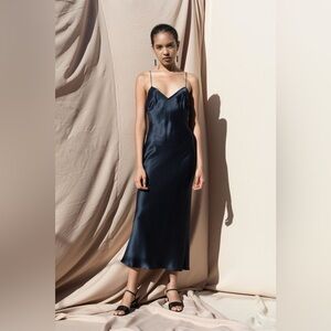 Pari Desai Sandoval laced slip dress small sleeveless 100% silk navy sexy